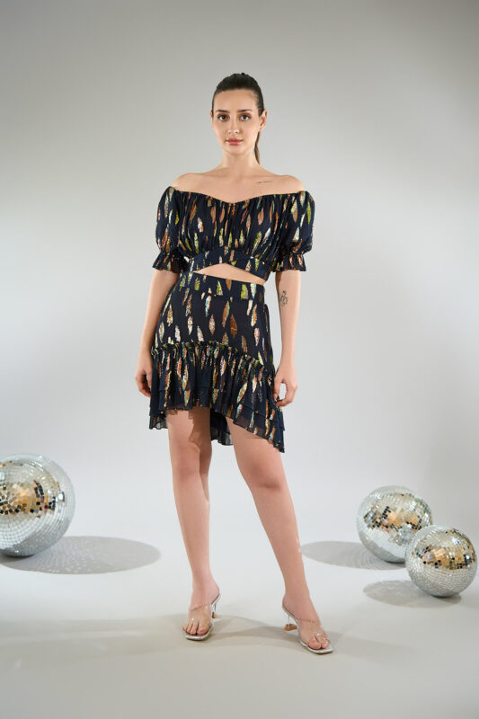 What to Wear to a Beach Themed Party